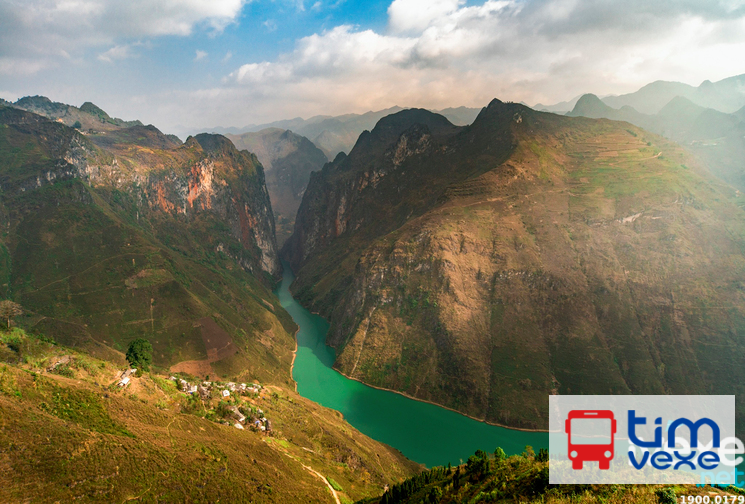 Đặt vé xe khách chạy từ Hà Giang đến Ninh Bình chất lượng