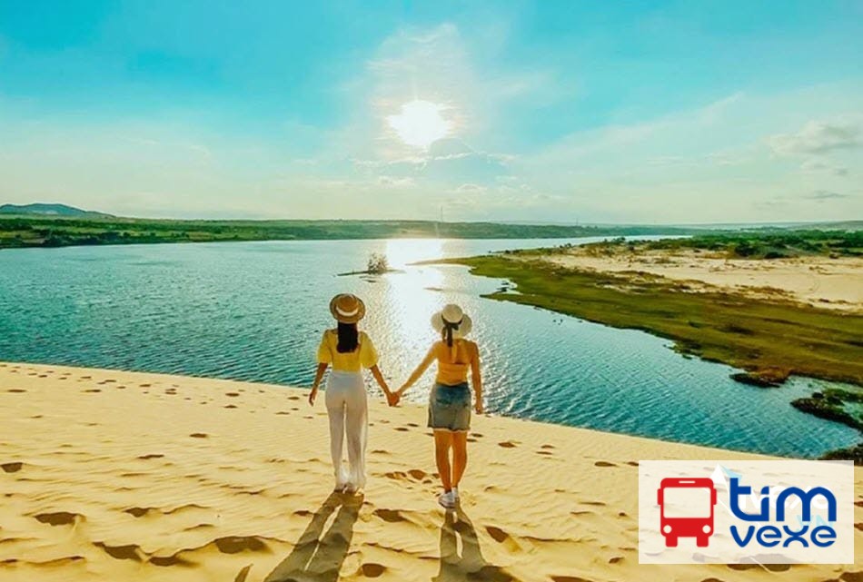 Đặt vé xe Limousine Sài Gòn đi Phan Thiết giá rẻ, xe đời mới